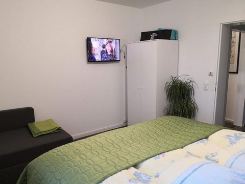 Willkommen im Luxury Apartment in Duisburg-Rahm – Ihrer erstklassigen Unterkunft für Geschäftsreisende und Urlauber. ​ Unser stilvoll eingerichtetes Boutique-Apartment bietet modernen Komfort in ruhiger Lage, ideal für Erholung und produktive Aufenth...