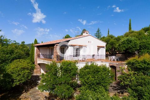 Your Orpi team is available by phone, prefer a call for a quick and efficient response, do not hesitate. PROPERTY UNDER SALES AGREEMENT Come and discover this villa in a gated and secure domain. It has a superb view of the sea and Esterel. With a sur...