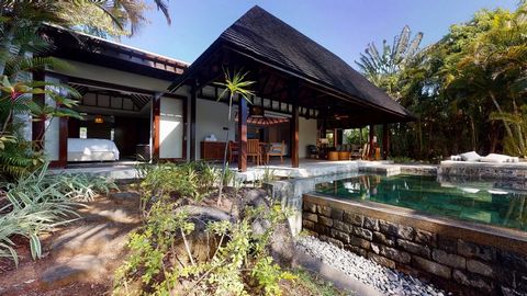 A unique opportunity to acquire an exclusive property in the heart of the prestigious Four Seasons resort in Anahita, Mauritius. Nestled on an exceptional 1,715 m² seafront plot, this recently renovated 223 m² single-storey villa embodies the ultimat...