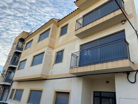 ¿Estas interesado en comprar un piso en Benicull de Xúquer? Disponemos de un espléndido piso bien distribuido y muy luminoso que se encuentra ubicado en la calle Comercio de el municipio de Benicull de Xúquer, provincia de Valencia. Se encuentra en u...