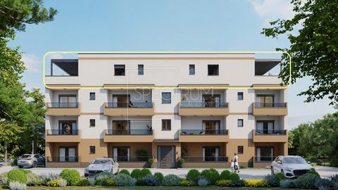 L'Istria, Torre Attico in vendita con vista aperta a Torre. L'appartamento si estende per l'intero 3° piano di un edificio residenziale di recente costruzione con 13 unità abitative. La superficie netta dell'appartamento è di 191 m2. L'appartamento è...