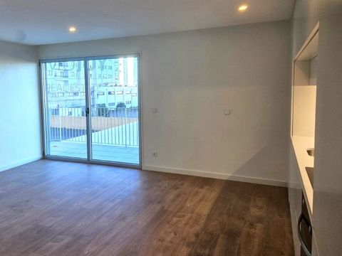 New 1 bedroom flat, consisting of living room with American kitchen, a bedroom and a full bathroom. The kitchen is equipped with refrigerator, hob, oven, extractor fan, dishwasher and washing machine. Balcony along the living room and bedroom, facing...