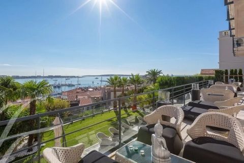 At the heart of the historic area , this superb stone property offers luxurious amenities and an exceptional view of the sea, the old port and the bay of Cannes . Built on a plot of approx 700 sq.m with swimming pool , property of about 958 sq.m on 4...