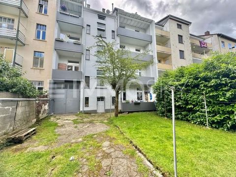 Diese attraktive 3-Zimmer-Wohnung im 2. Obergeschoss mit einer Wohnfläche von 75,31 m² befindet sich in Hagen Altenhagen auf einer verkehrsberuhigten Straße. Komfort und Gemütlichkeit verschmelzen hier zu einem Ort, den Sie stolz Ihr Zuhause nennen k...