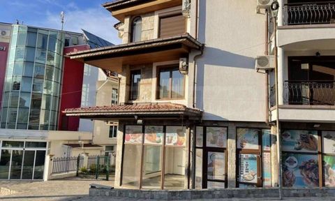 SUPRIMMO agency: ... We present for sale an attractive commercial premises in a residential building, on the first line of the sea in the preferred resort of Lozenets. The property has a total area of 35.23 sq.m, located on the ground floor with an e...