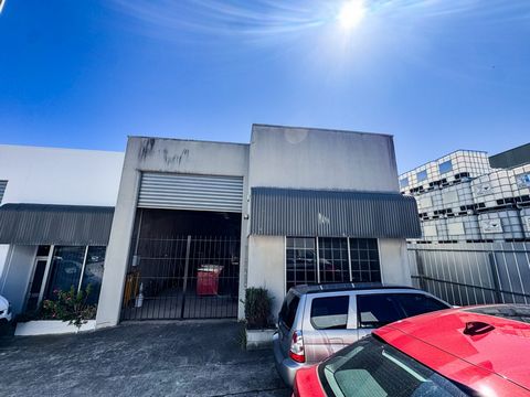 Cameron is thrilled to present this flexible industrial property for Private Sale! Property features include: *  3-Phase power *  High internal clearance *  275m2 Total floor area *  Four (4) car parking spaces *  Great access *  NBN internet *  Two ...