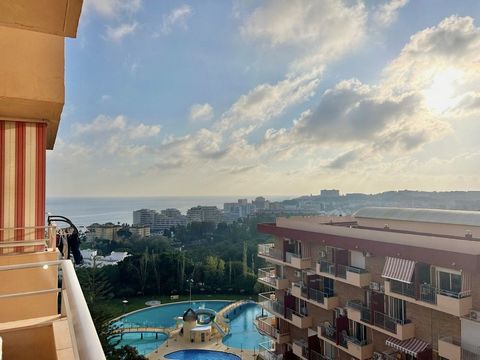 Apartment on the Eighth Floor of Edificio Minerva, Gamonal, Benalmadena - Ideal for Living or Investment This one-bedroom property stands out for its strategic location in one of Benalmadena's most dynamic areas, currently undergoing renovation, whic...