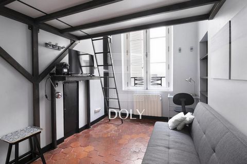 Rue Saint-Denis// SENTIER // 14m2 DOLY presents to you in EXCLUSIVITY this studio of 14m2, in very good condition, which is located on the first floor without elevator of an old building, located in the heart of the 2nd arrondissement. This property,...