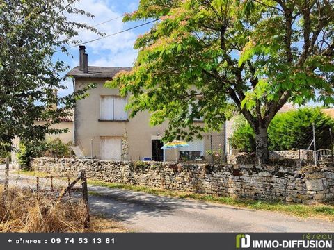 Fiche N°Id-LGB170397 : Ruffec, Maison d'environ 130 m2 comprenant 3 piece(s) dont 3 chambre(s) + Cour de 1488 m2 - Construction Pierres - Equipements annexes : cour - double vitrage - cheminee - - chauffage : Bois - Classe Energie F : 349 kWh.m2.an -...