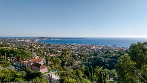 Located in a quiet and residential area, this fully renovated villa with high-quality modern amenities offers plenty of natural light and stunning sea views from most of the living spaces. The living room is extremely bright, featuring a large insert...