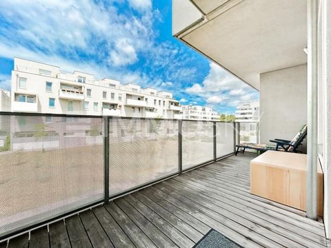 Modern Living - To fall in love with! This modern 3-room apartment on the 1st floor of the elevator convinces with an optimal room layout (suitable for shared flats). Upon entering, you enter the inviting anteroom, from which you enter the spacious k...