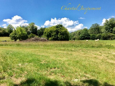 24800 SAINT JEAN DE COLE EN EXCLUSIVITE La campagne, la beauté du paysage, un endroit paisible, des balades à pied, à vélo, vous en rêvez, Vous êtes arrivés. Chantal Jacquement vous propose au coeur d'un des plus beau village de France, à proximité d...