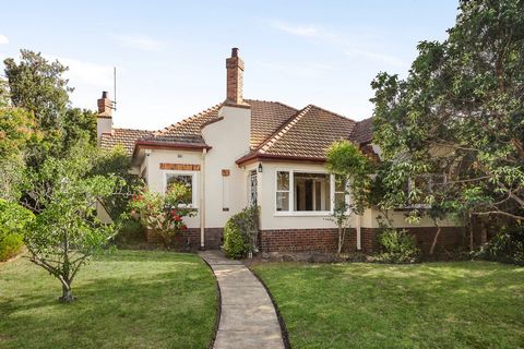 Set on a generous 943sqm approx. corner allotment, this late 1920s-era home presents timeless appeal together with a location of convenience. Harness the grace of a bygone era and transform this substantial solid brick home into a renovated masterpie...