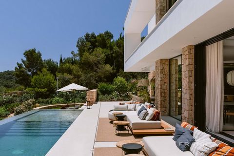 Located in Ibiza. Newly Completed Coral Villa Roca Llisa This flagship villa within a new development of 20 villas has recently been completed and is currently hosting as the showroom for the whole development. The sale of this 5 bedroom 5 bathroom v...