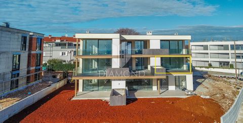 Location: Istarska županija, Novigrad, Novigrad. Cittanova, nuova costruzione Questo bellissimo appartamento nei suoi 87 m2 (76,70 m2 + 20,70 m2 di terrazza coperta) offre un ampio soggiorno composto da cucina, sala da pranzo e confortevole soggiorno...