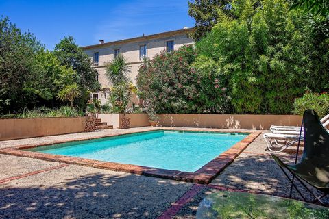Aux portes de Carcassonne: magnifique propriété, parc de 1,5 Ha, piscine.