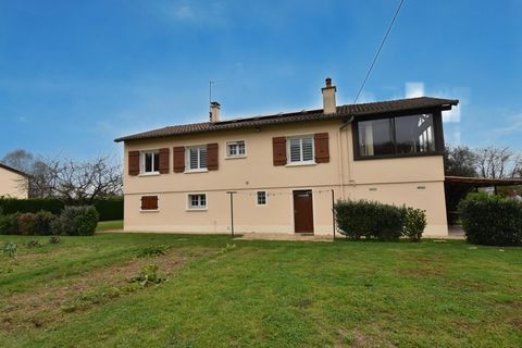 Maison individuelle idéalement située sur la commune de Sennece les Mâcon sur un terrain de 1600m2