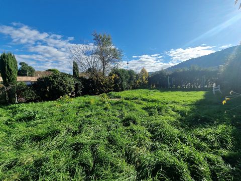 LA PENNE SUR HUVEAUNE , TERRAIN CONSTRUCTIBLE DE 301 M&#178;