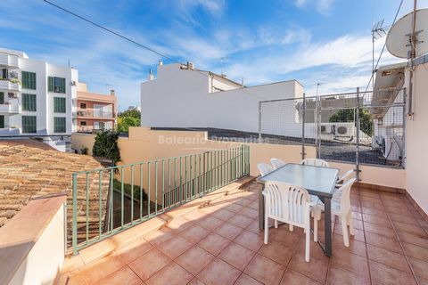 Lovely 3 bedroom house with terraces and lots of potential in Puerto Pollensa Perfect for families, this house for sale in Puerto Pollensa, is a great investment opportunity , bursting with potential and a convenient location just 100m from the seafr...