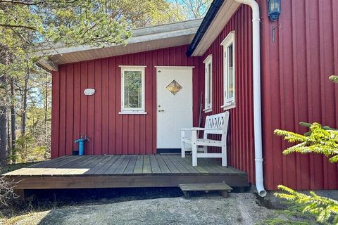 Pleasant holiday house I secluded location at Foten in Fredrikstad. Short distance to several great swimming spots from beaches and cliffs. The holiday house consists of two floors. On the ground floor, there is a spacious living room with access to ...