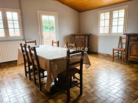 In the heart of the Normandy Maine Regional Park and the Alpes Mancelles, near the forest of Sillé-le-Guillaume and 10km from its train station, I invite you to discover this stone country house with numerous accommodation possibilities. Located on l...