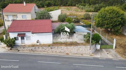 House T3, consisting of 3 bedrooms, living room, kitchen, bathroom and another small room that can also be transformed into bedroom or office. It has two annexes, one of which currently functions as a cellar and tertulia room. The property also consi...