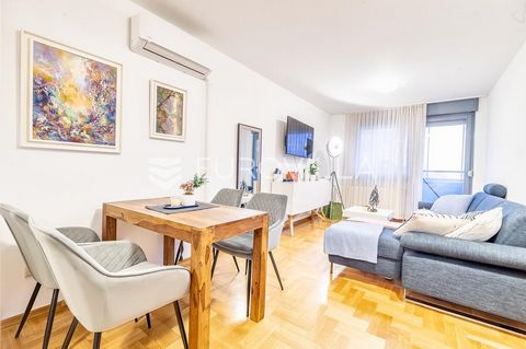 Zagreb, Rudeš, functional two-room apartment NKP 46.00 m2, located on the third floor of an exceptionally well-maintained building (2008) It consists of an entrance hall, bedroom, bathroom, kitchen with dining room and living room with exit to the lo...