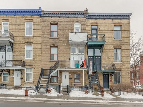 Rare find in the market: spacious two-story divided condo of over 1800 sq ft in Plateau-Mont-Royal. Ground floor and basement offer 5 bedrooms, 2 baths, and a private courtyard. Steps away from McGill, UQAM, downtown, and all amenities. Ideal urban l...