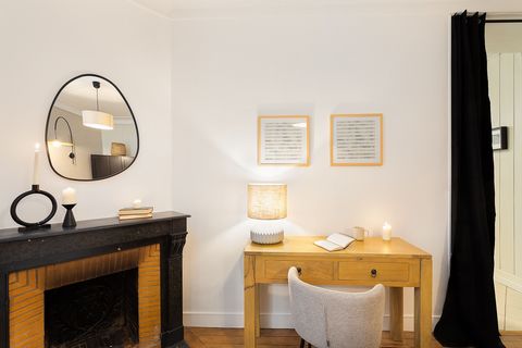 Splendid renovated and furnished flat located in Rue du Faubourg Saint-Martin, in the Bastille district, in the 11th Arrondissement. It is located on the 1st floor, close to Jaurès, Stalingrad and Louis Blanc stations. Nearby attractions include Parc...