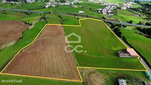 Land with 16,690.00 m2 With Agricultural Warehouse Farmland Easy Access Sea and Mountain Views Lomba da Fazenda is a Portuguese parish in the municipality of Nordeste, with an area of 14.83 km² and 844 inhabitants (2011). Its population density is 56...
