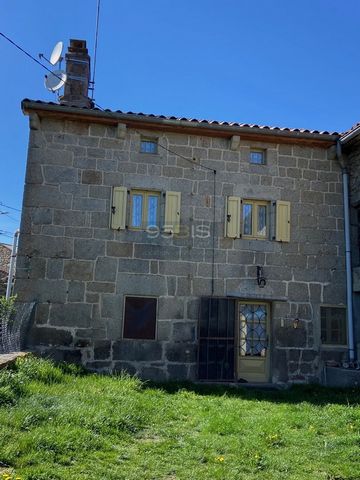 LIFE ANNUITY OCCUPIES WITHOUT ANNUITY. Village house Haute Loire XIXe, stone region, near Saugues. On a plot of 326 m2, main house approx. 70 m2, 3 bedrooms, convertible attic. A 2nd house built in the nineteenth also, of approx. 98 m2 is now used as...