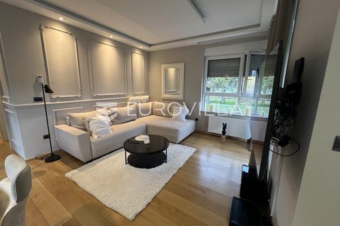 Zagreb - Maksimir, Srebrnjak street, modern, well-maintained and high-quality three-room apartment on the 1st floor of a new residential building from 2018. The apartment has 67 m2 of closed area, with a loggia of 6 m2, a storage room (6 m2) and a la...