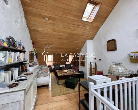 In the thermal and pedestrian sector of Bagnère-de-Bigorre, La Fabrique de l'Immobilier has found this traditional townhouse like no other. The house is atypical with the charm of the old that we particularly like, it has been completely renovated an...