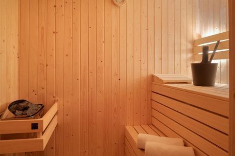 Dit vrijstaande vakantiehuis met privé sauna staat op het in 2023 geopende mooie vakantiepark Resort Nieuwvliet-Bad. Het ligt op 16 km. van de bekende Belgische badplaats Knokke. Het mooie Noordzeestrand ligt op slechts 1,2 km. Het vakantiehuis leent...