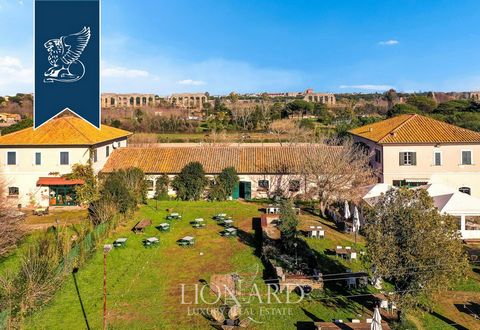 Magnificent properties of 1545 square meters, immersed in 3.5 hectares of luxuriant land in the Appia Antica Regional Park, in the heart of the historic XXVI Appio Pignatelli district of Rome. Characterized by an imposing farmhouse typical of the Rom...