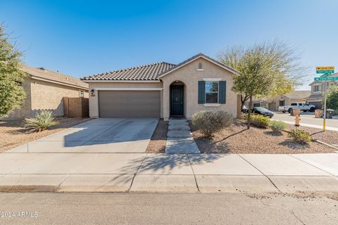 **BRAND NEW WASHER AND ONE YEAR OLD WATER HEATER**Nestled in a quiet cul-de-sac this charming 3-bed, 2-bath home with a den sits on a corner lot and offers a perfect blend of comfort, style & tranquility. You will enjoy the open, spacious feel of the...