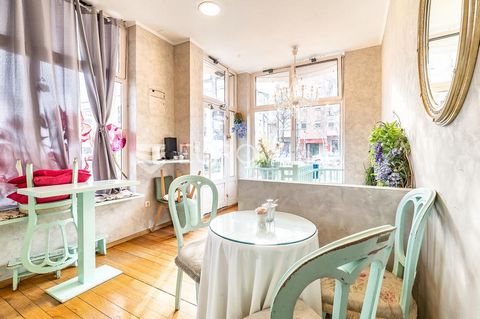 Zagreb, Trešnjevka, two-story street premises of 45 m2 with an outdoor terrace. It is located in a frequent location in Trakošćanska street. It consists of an area on the ground floor of 18.5 m2 and a basement floor of 27 m2 with a bathroom and a ter...