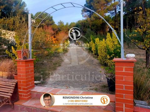 Exclusive! i-Particuliers offers you this house of 81 m2 to reform, with swimming pool, barbecue area, two terraces and a storage outbuilding on a spectacular plot of 3414 m2, in the heart of the Nature of Querol (Tarragona) and the vineyard of El Pe...