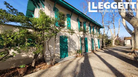A27387AHA66 - This splendid Mas dating from around 1890 is composed of a number of individual properties, in need of both modernisation and renovation. A unique opportunity to own an entire hamlet of houses just 20km from the Mediterranean coast. Rem...