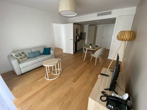 Feeling right at home is essential. This 2-room apartment offers decorated and comfortable spaces. With storage solutions and a functional yet cozy vibe, you can add your personal touch to make it truly yours. Elegantly decorated in tune with the loc...