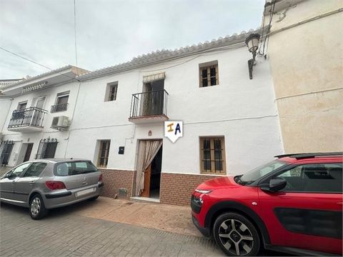 Lovely furnished 5 bedroom townhouse in Periana, one of the white washed villages of the Axarquia region in the Malaga province of Andsalucia, Spain. This 172m2 build house has a covered patio and some garden space with fruit trees and muscatel grape...