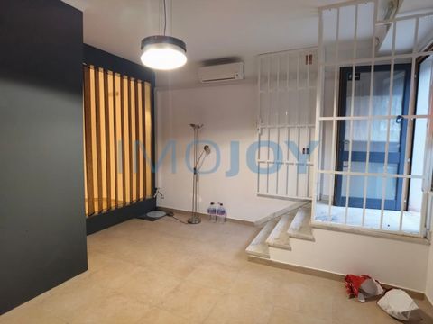 Shop or commercial space with 36m2 plus full bathroom and a parking space, on Rua Sobral Cid in Lisbon. Suitable for various types of businesses, but without fume extraction It is located next to the Fort of Santa Apolónia, the Dona Maria Pia College...