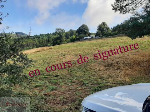 TARN (81) for sale building land. On the heights of the historic village of LACAZE between Albi, Castres, Brassac and Lacaune. Water connection terminals, sewer, electricity at the edge of the plot, soil study carried out, tarring of the access road ...