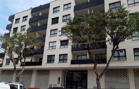 Do you want to buy Commercial Premises in Denia? Excellent opportunity to acquire this 161m² Commercial Premises located in the town of Denia, in the province of Alicante. The premises are unfinished, so it is possible to adapt it to any business ide...