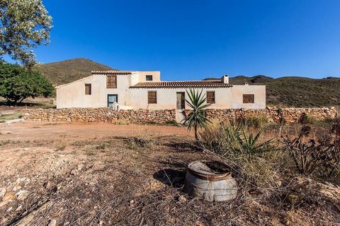 Welcome to a hidden gem on the Spanish coast! This unique property for sale offers three stunning homes in a setting that combines rustic beauty with modern comfort. With 99.341 m2 of land at your disposal, this is an exceptional opportunity to live ...