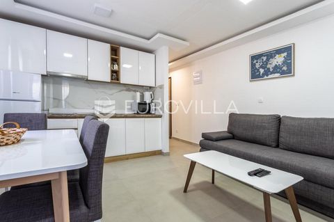 Brac, Bol, charming and newly renovated one-bedroom apartment on the first floor, located in close proximity to the sea. The apartment consists of a kitchen, dining area, and air-conditioned living room in an open concept layout, a bedroom, and a bat...