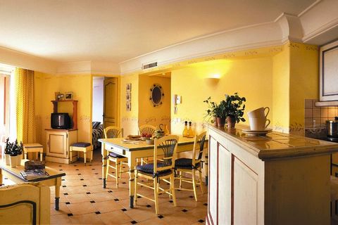 The residential complex has apartments for four people, FR-83120-18, and for six people, FR-83120-19 and FR-83120-20. The apartments are well kept and attractively furnished in Provencal style. All apartments have air-conditioning and a terrace or ba...