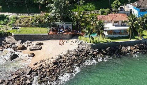 Beautiful house completely renovated with private beach in the Cação / Portobello condominium, in Mangaratiba-RJ. The house is overlooking the sea, basically all the rooms are with sea views. House with large plot! There are 5 suites (01 on the groun...