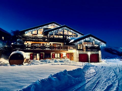 For a demanding future owner looking for space and impeccable finishing, this magnificent chalet is made for you. It is located in the largest area of Maurienne, Les Sybelles (350 km of slopes), in the La Toussuire resort 1,800m. With an impressive l...