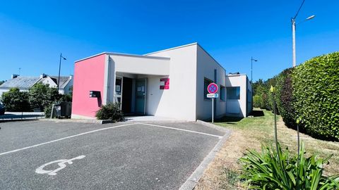 Dpt Finistère (29), à vendre CONCARNEAU Locaux d'activité médicale de 223 m² - 9 parkings privé